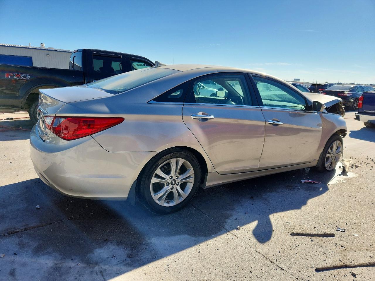 2011 HYUNDAI SONATA SE photo 5