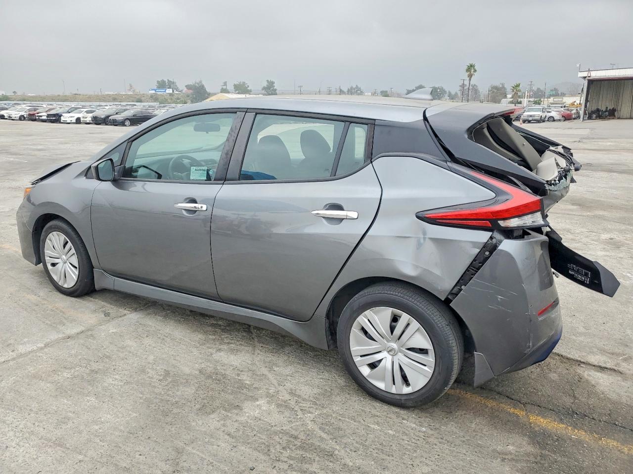2020 NISSAN LEAF S photo 2