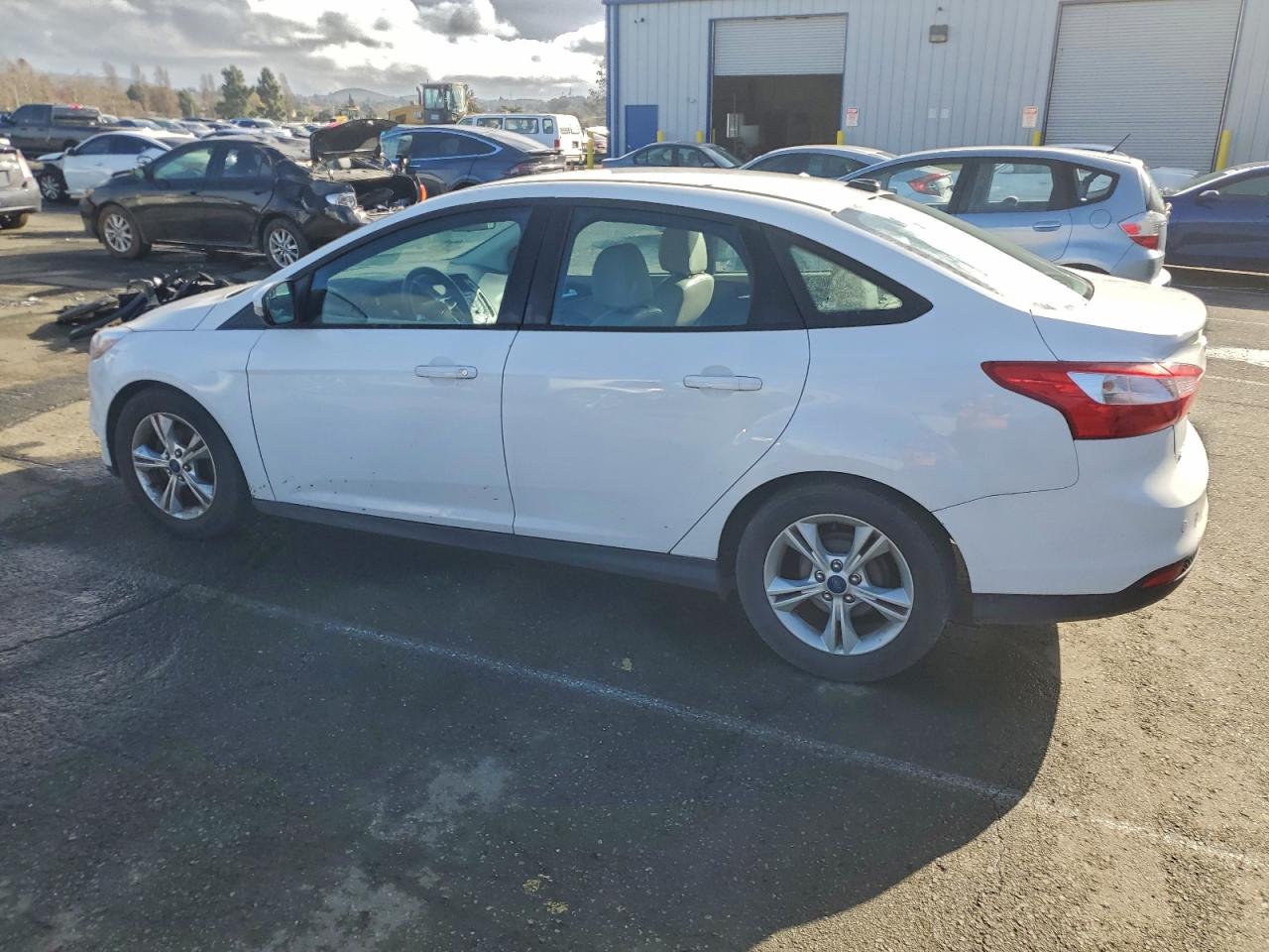 2014 FORD FOCUS SE photo 2