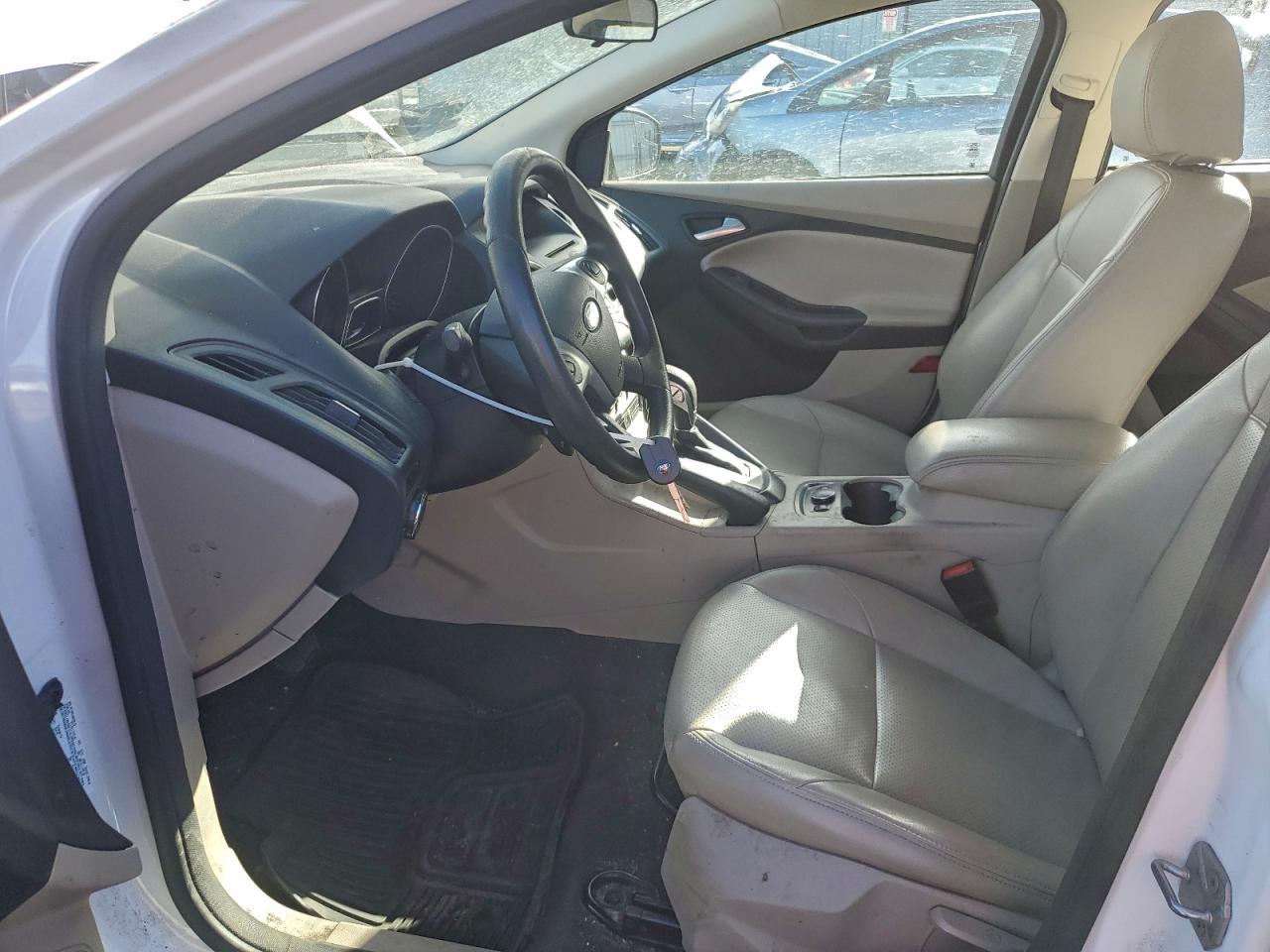 2014 FORD FOCUS SE photo 7
