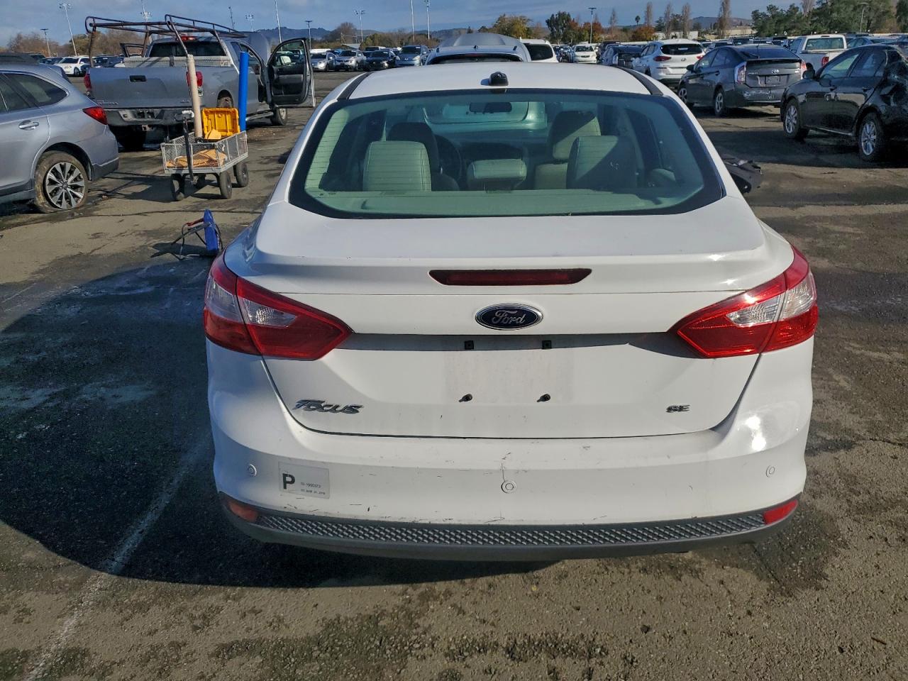 2014 FORD FOCUS SE photo 6
