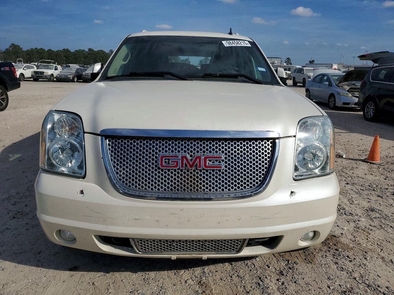 2014 GMC YUKON XL DENALI photo 5