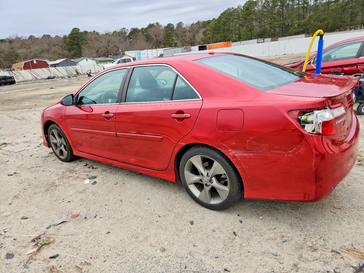 2014 TOYOTA CAMRY SE photo 2