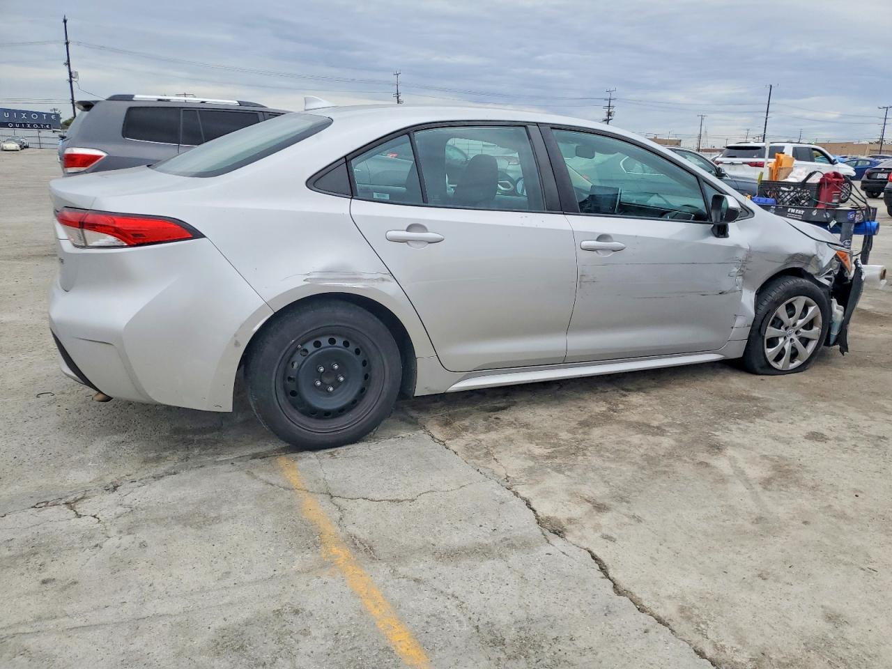 2020 TOYOTA COROLLA LE photo 3