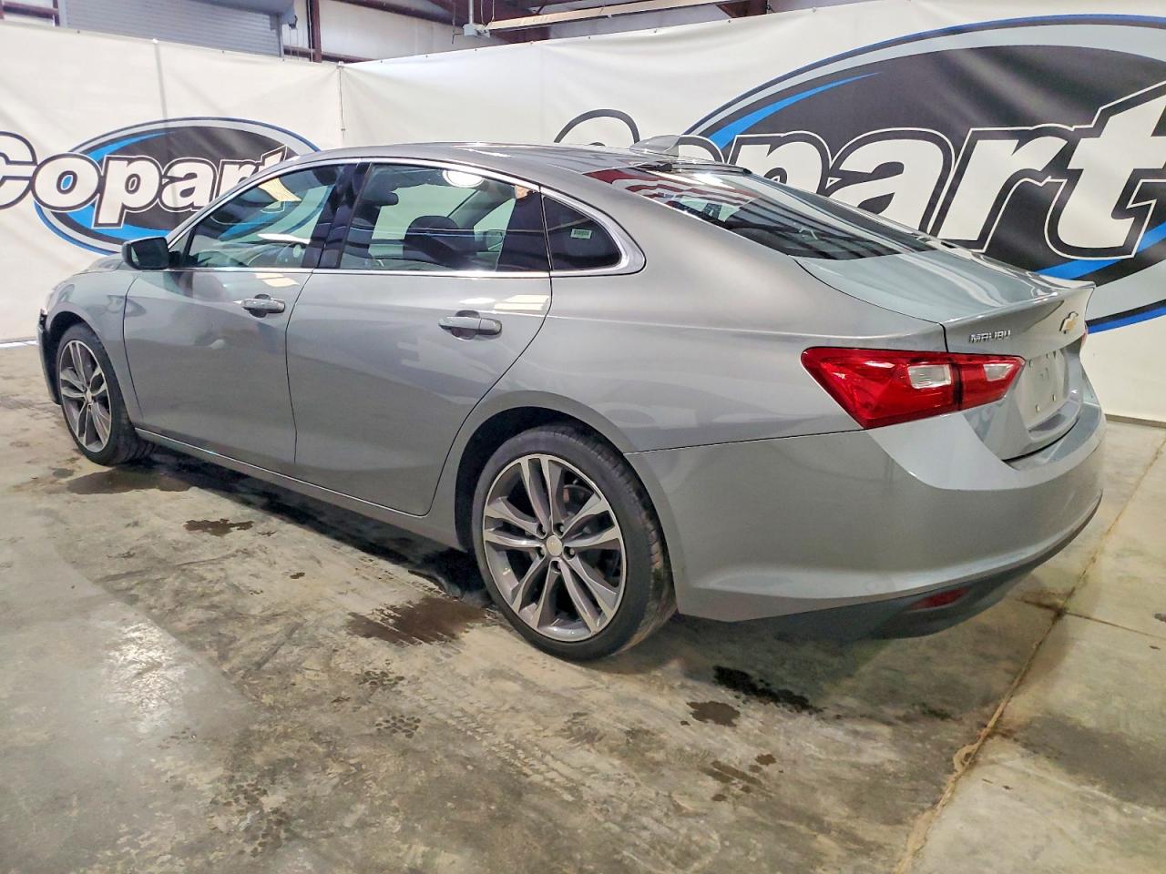 2023 CHEVROLET MALIBU LT photo 2