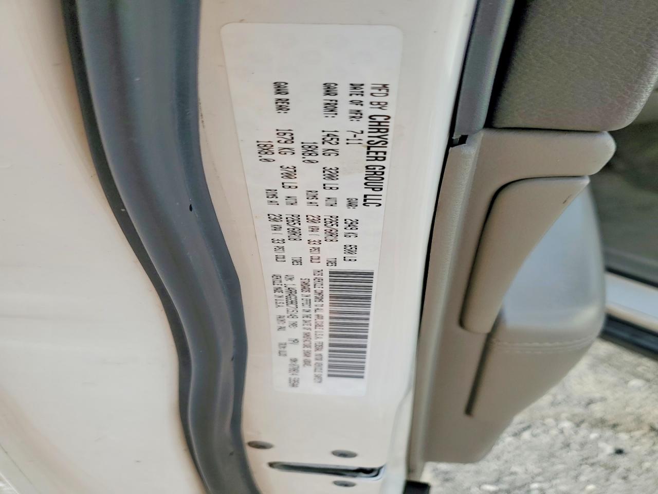 2011 JEEP GRAND CHEROKEE LAREDO photo 13