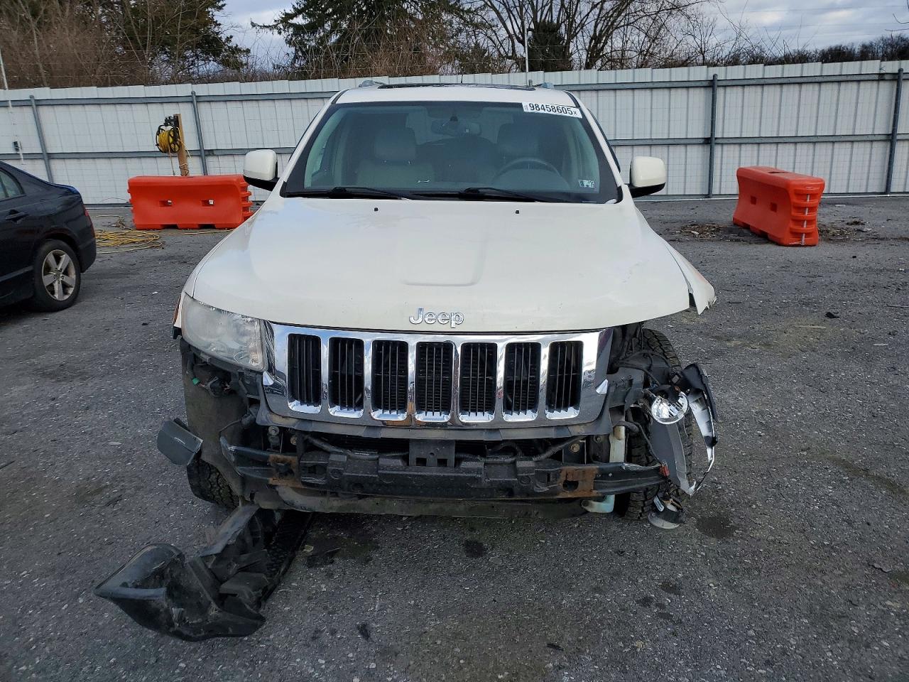 2011 JEEP GRAND CHEROKEE LAREDO photo 5