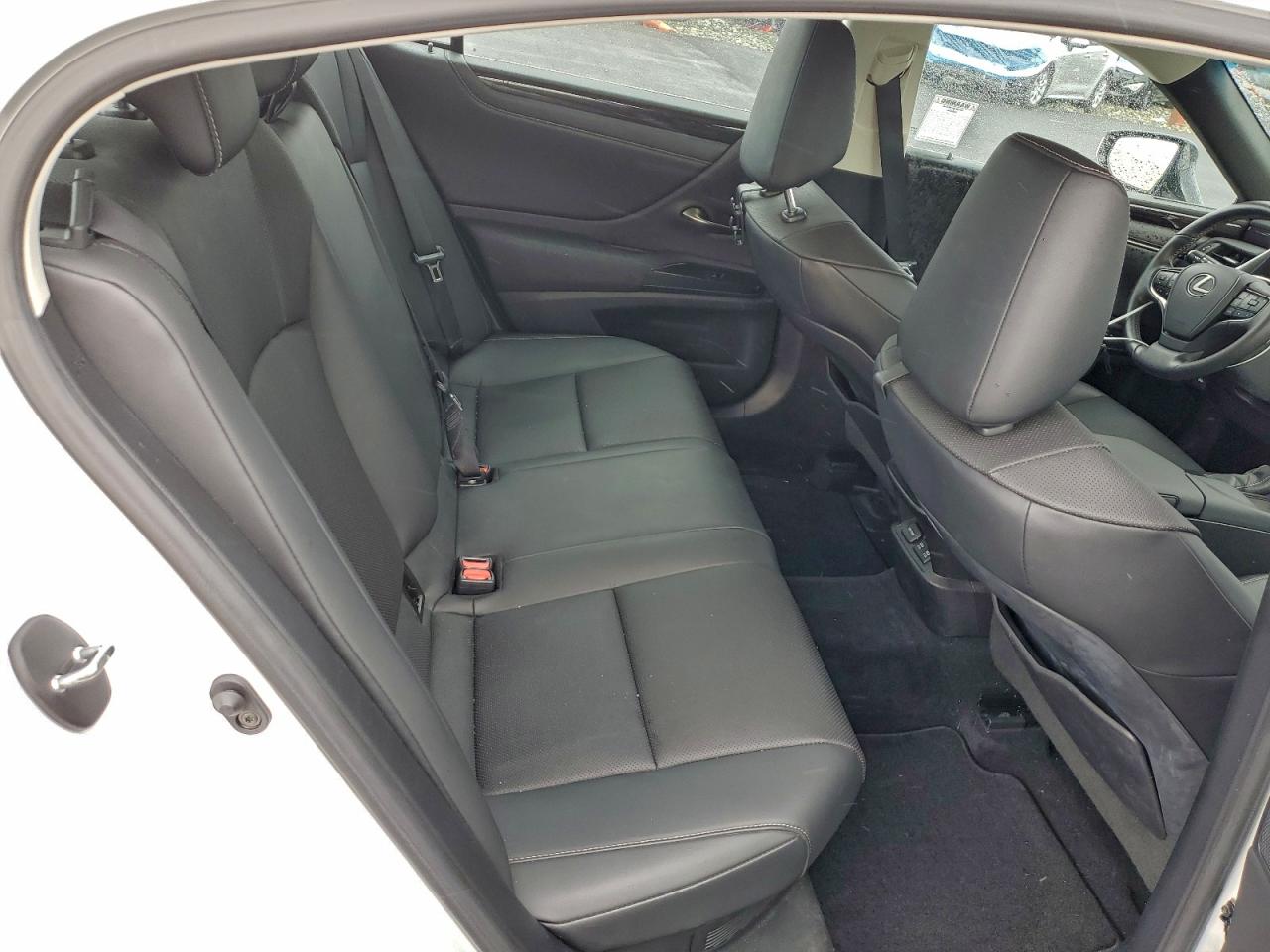 2021 LEXUS ES 300H photo 10