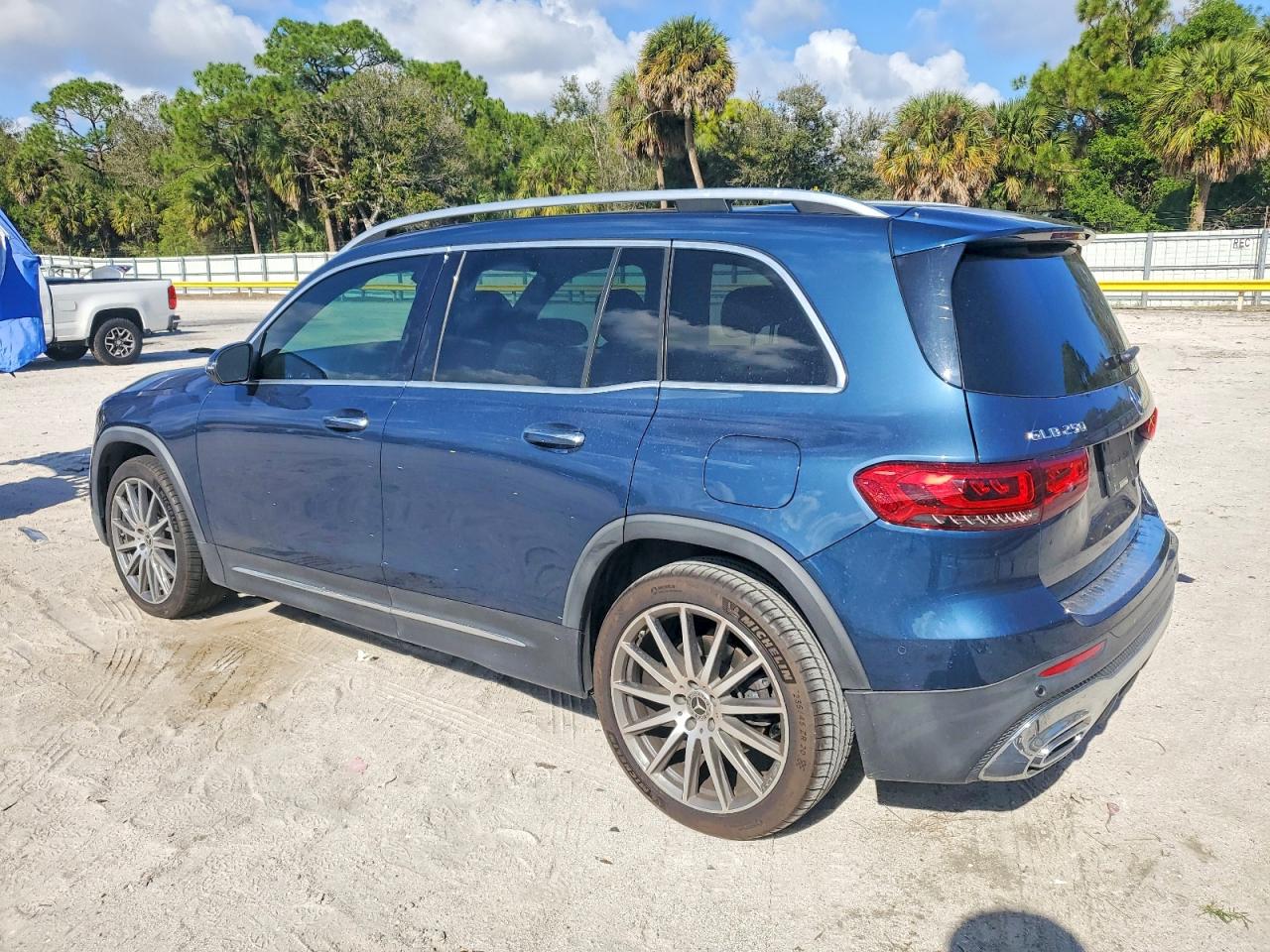 2021 MERCEDES-BENZ GLB 250 photo 2