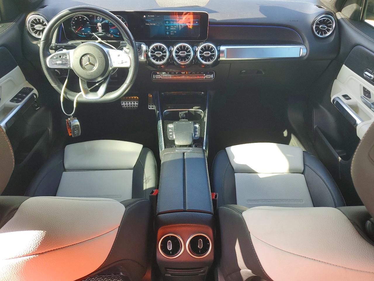 2021 MERCEDES-BENZ GLB 250 photo 8