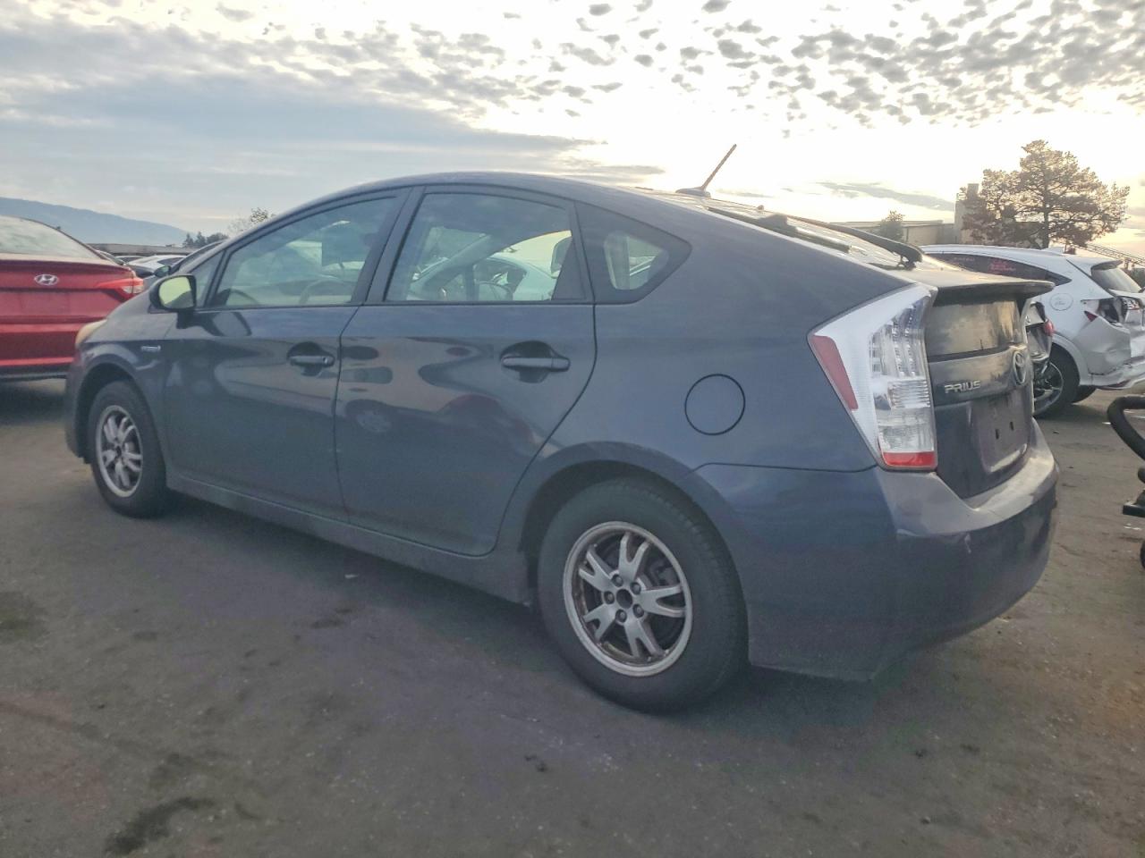 2010 TOYOTA PRIUS photo 2