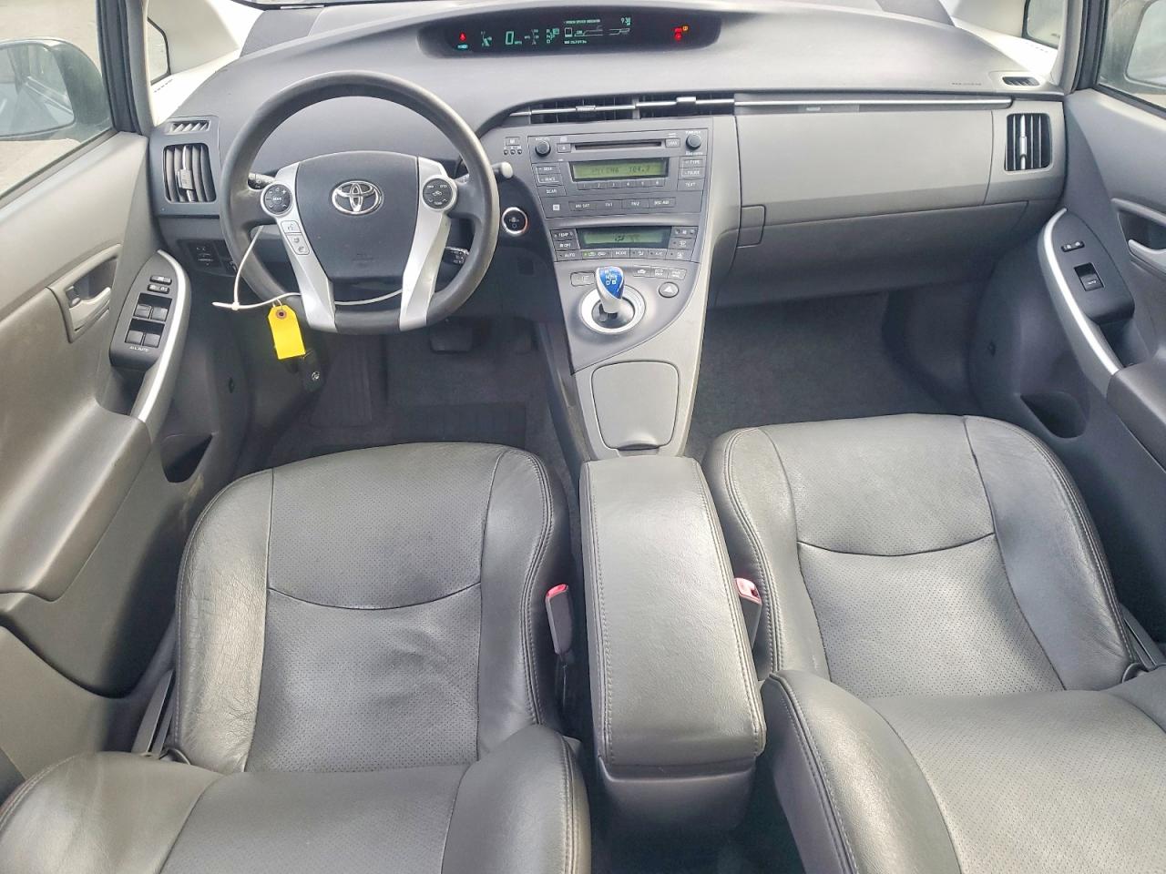 2010 TOYOTA PRIUS photo 8