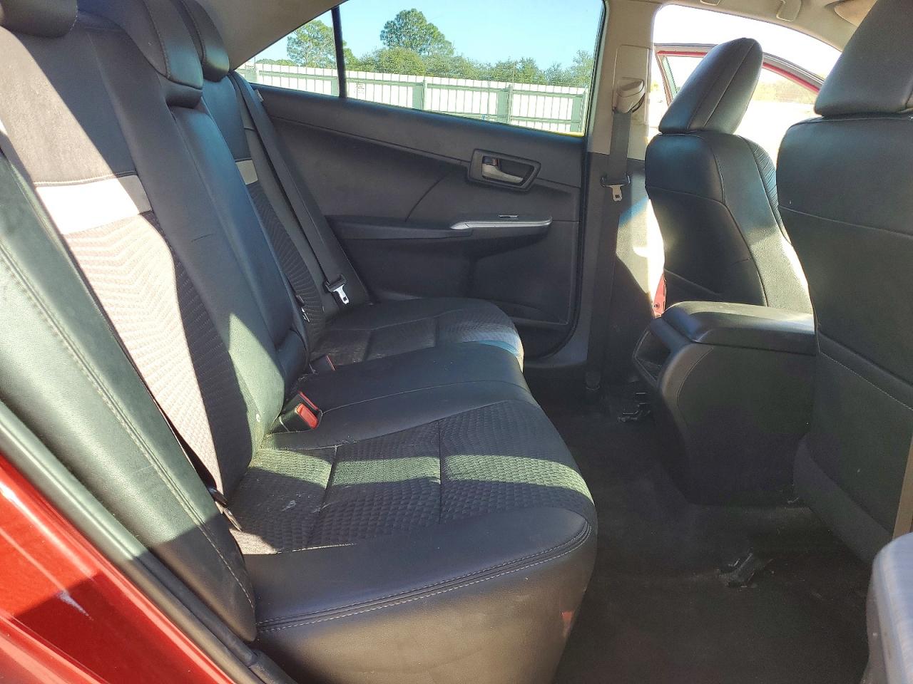 2014 TOYOTA CAMRY L photo 10
