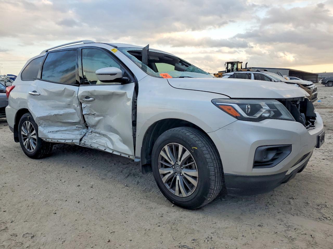 2020 NISSAN PATHFINDER S photo 4