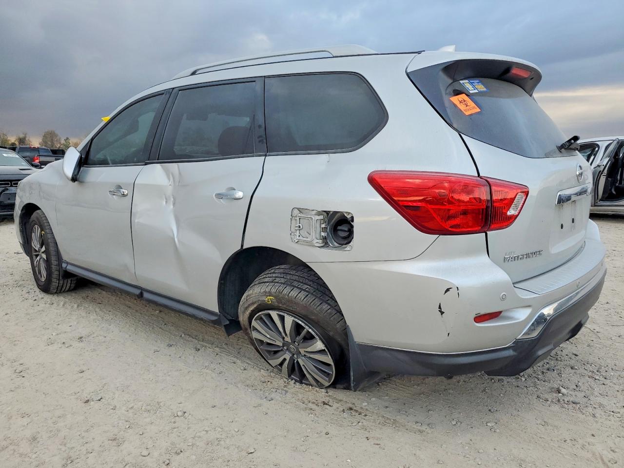2020 NISSAN PATHFINDER S photo 2