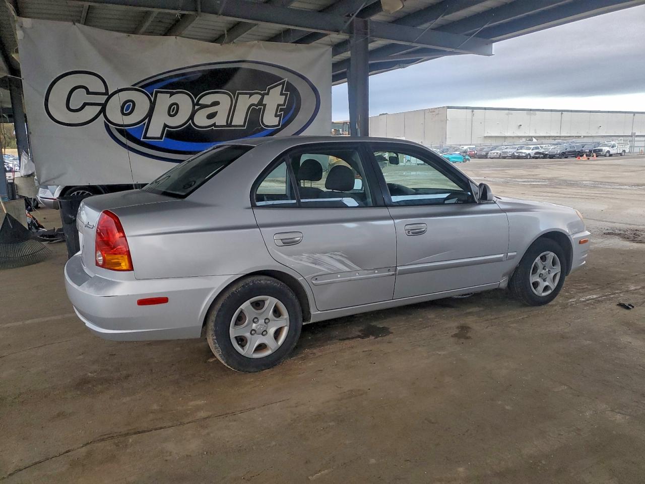 2005 HYUNDAI ACCENT GL photo 3