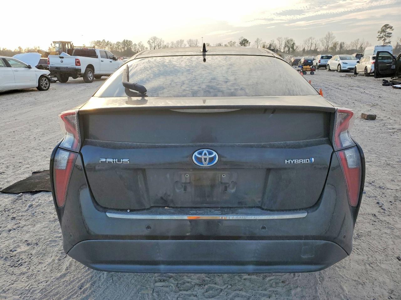 2017 TOYOTA PRIUS photo 16