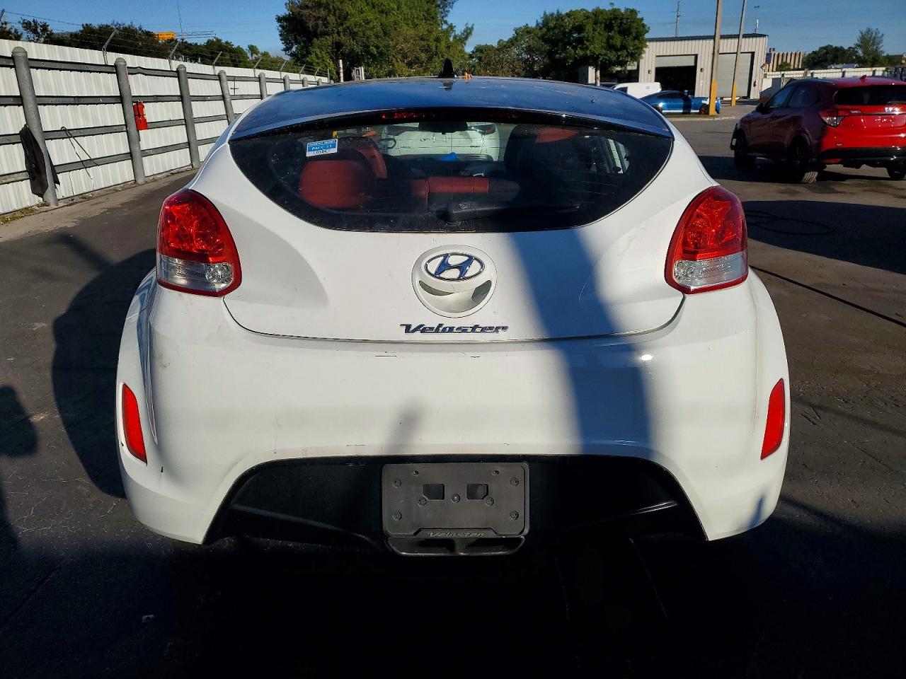 2012 HYUNDAI VELOSTER photo 6