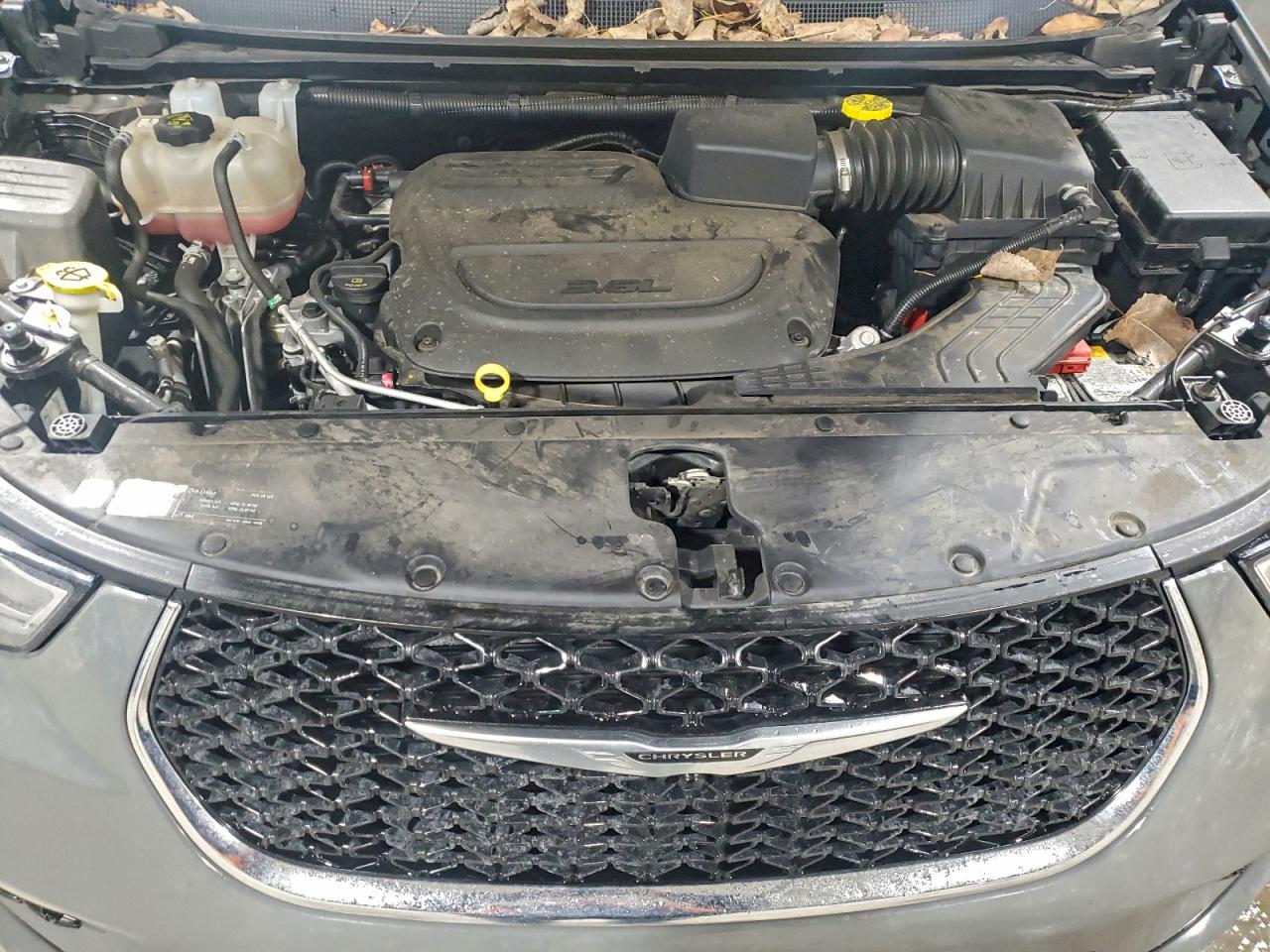 2023 CHRYSLER PACIFICA TOURING L photo 12