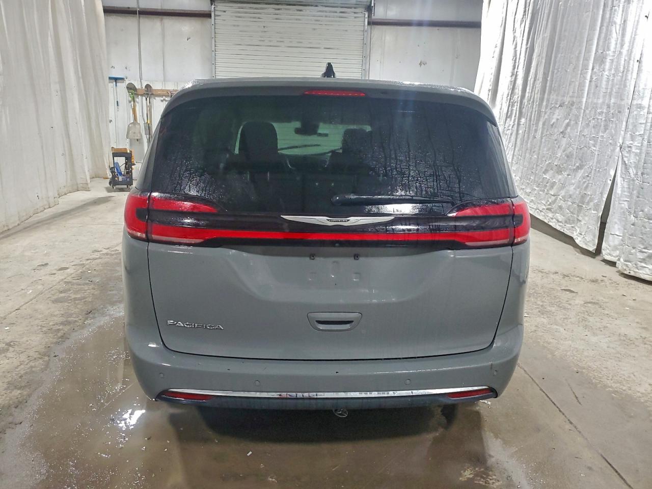 2023 CHRYSLER PACIFICA TOURING L photo 6