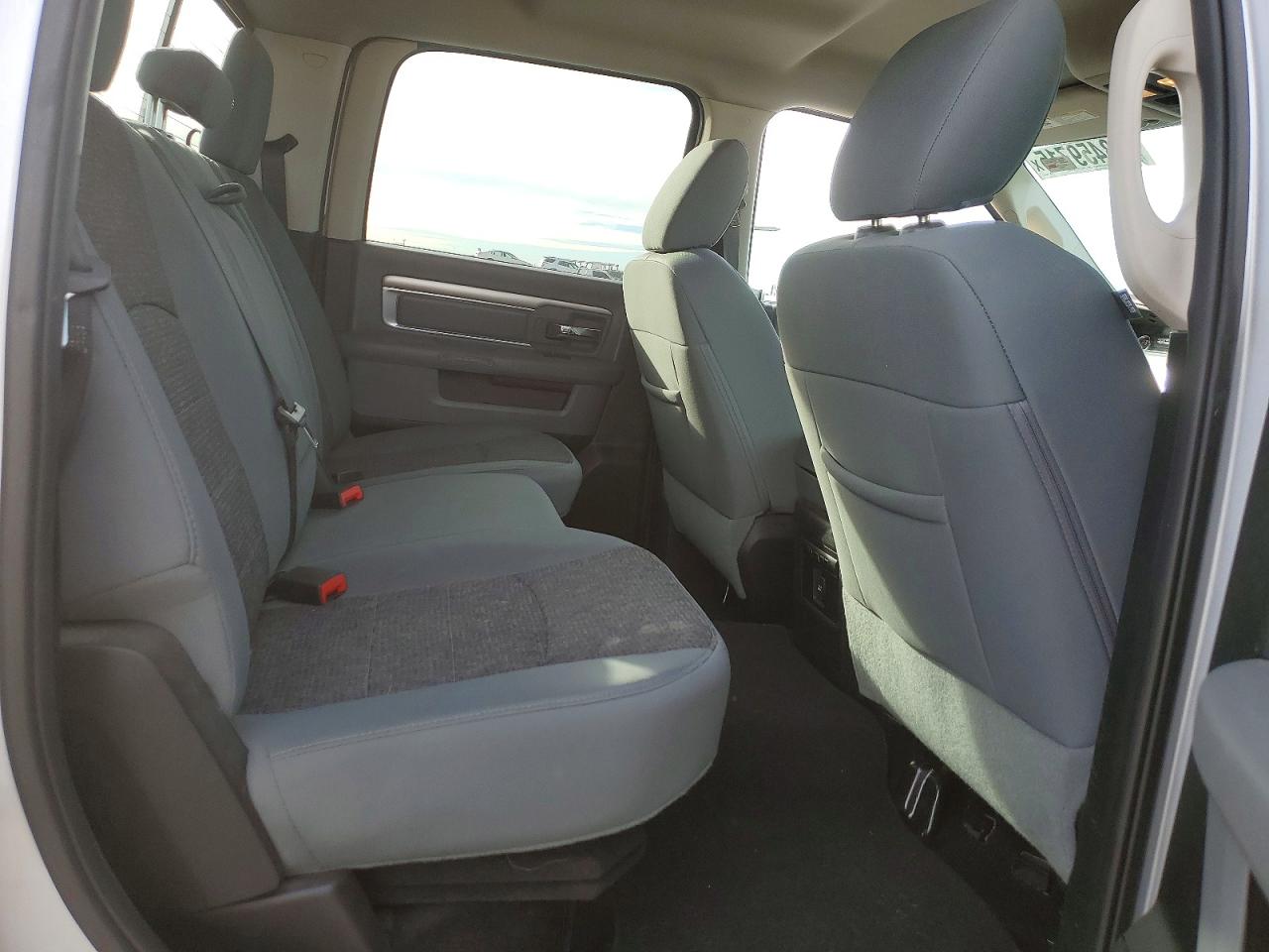 2015 RAM 1500 SLT photo 10