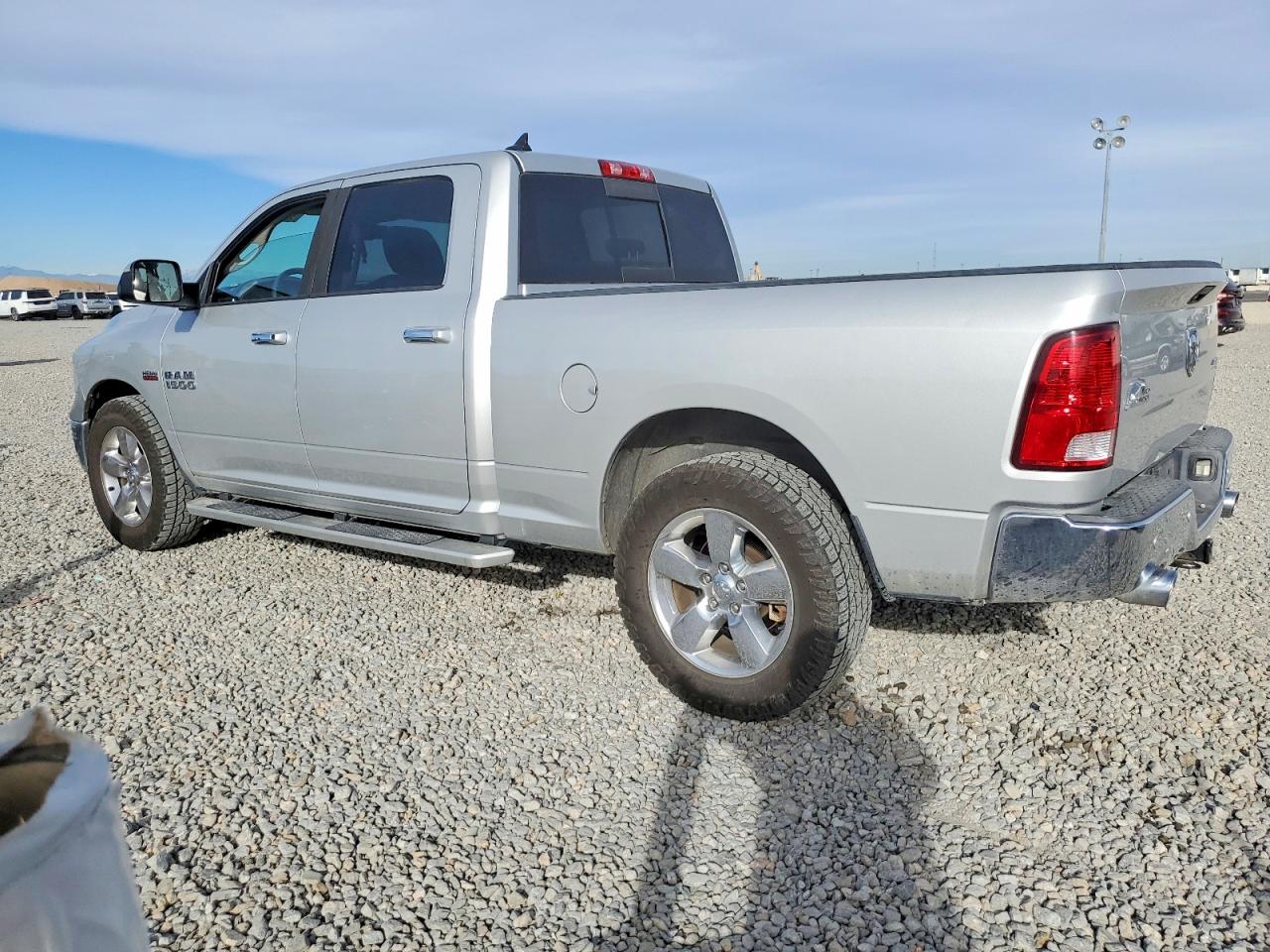 2015 RAM 1500 SLT photo 2