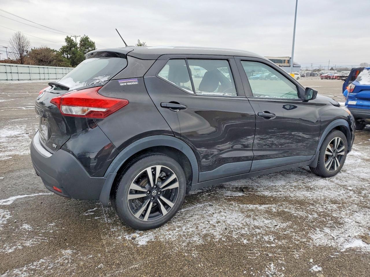 2018 NISSAN KICKS S photo 3