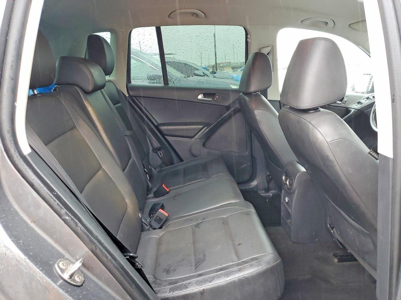 2016 VOLKSWAGEN TIGUAN S photo 11