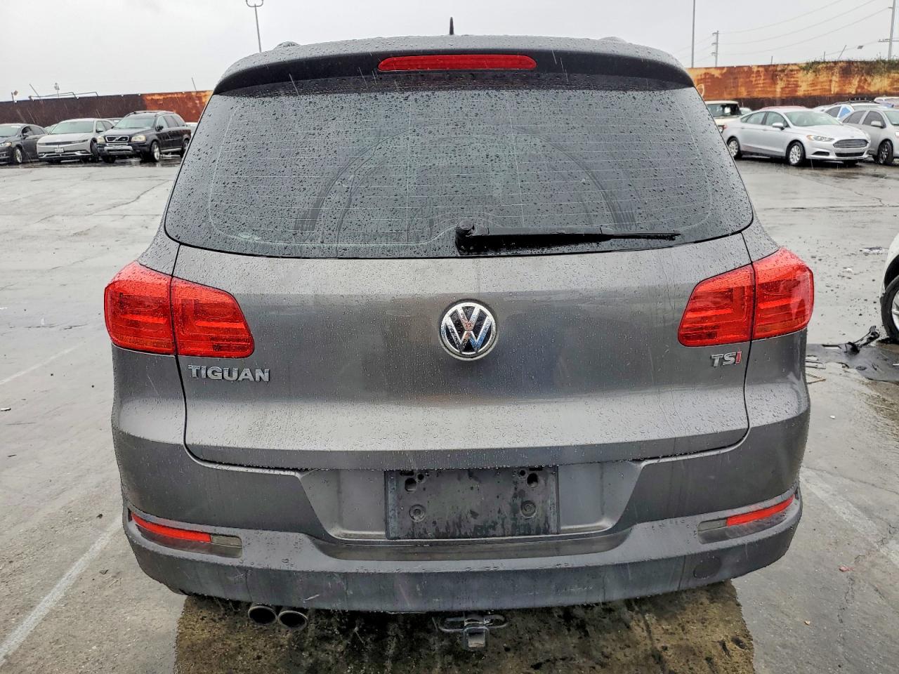 2016 VOLKSWAGEN TIGUAN S photo 6