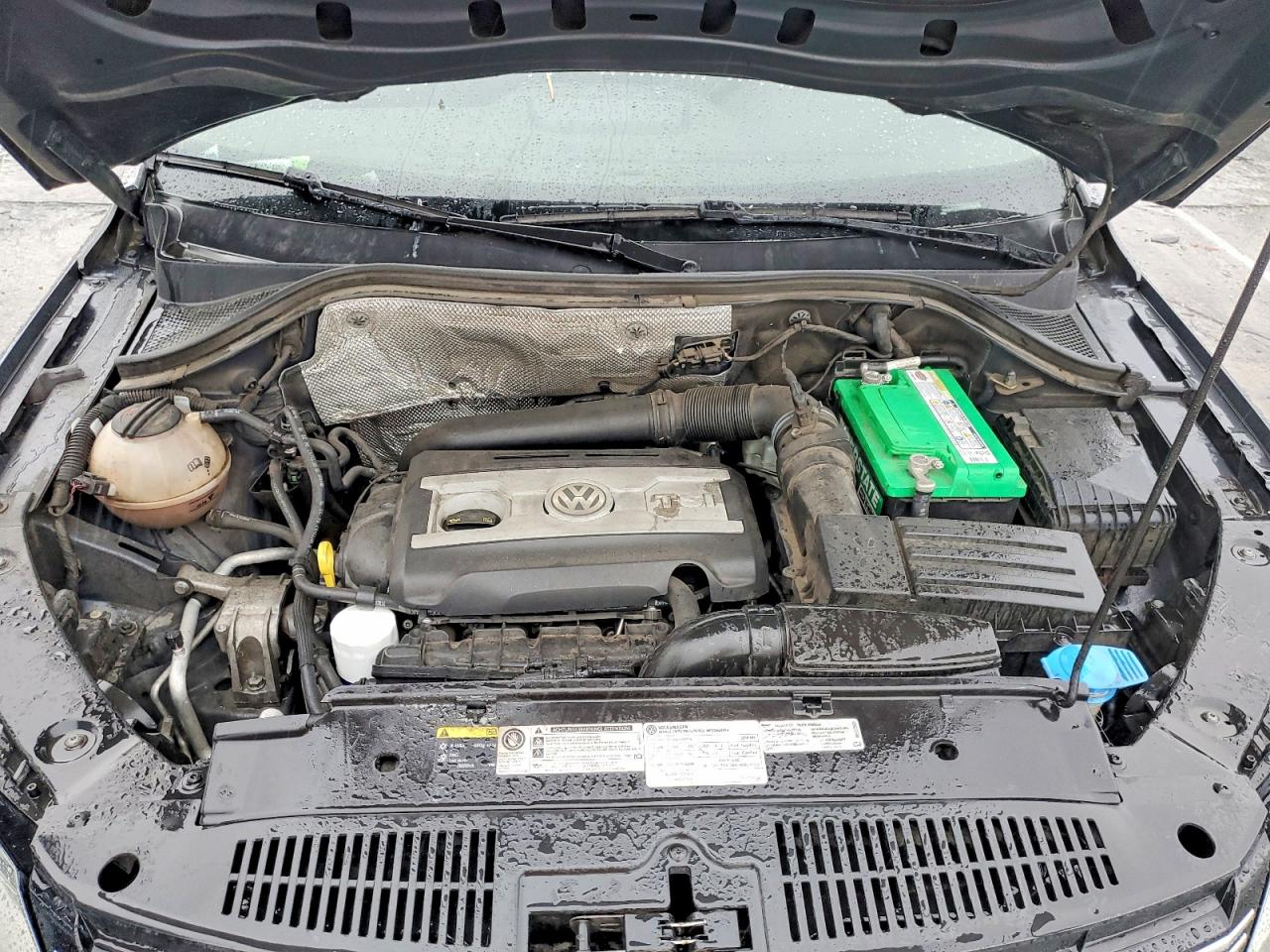 2016 VOLKSWAGEN TIGUAN S photo 12