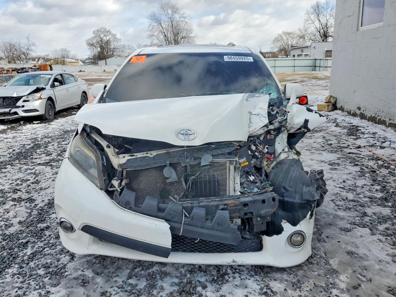 2015 TOYOTA SIENNA SPORT photo 9