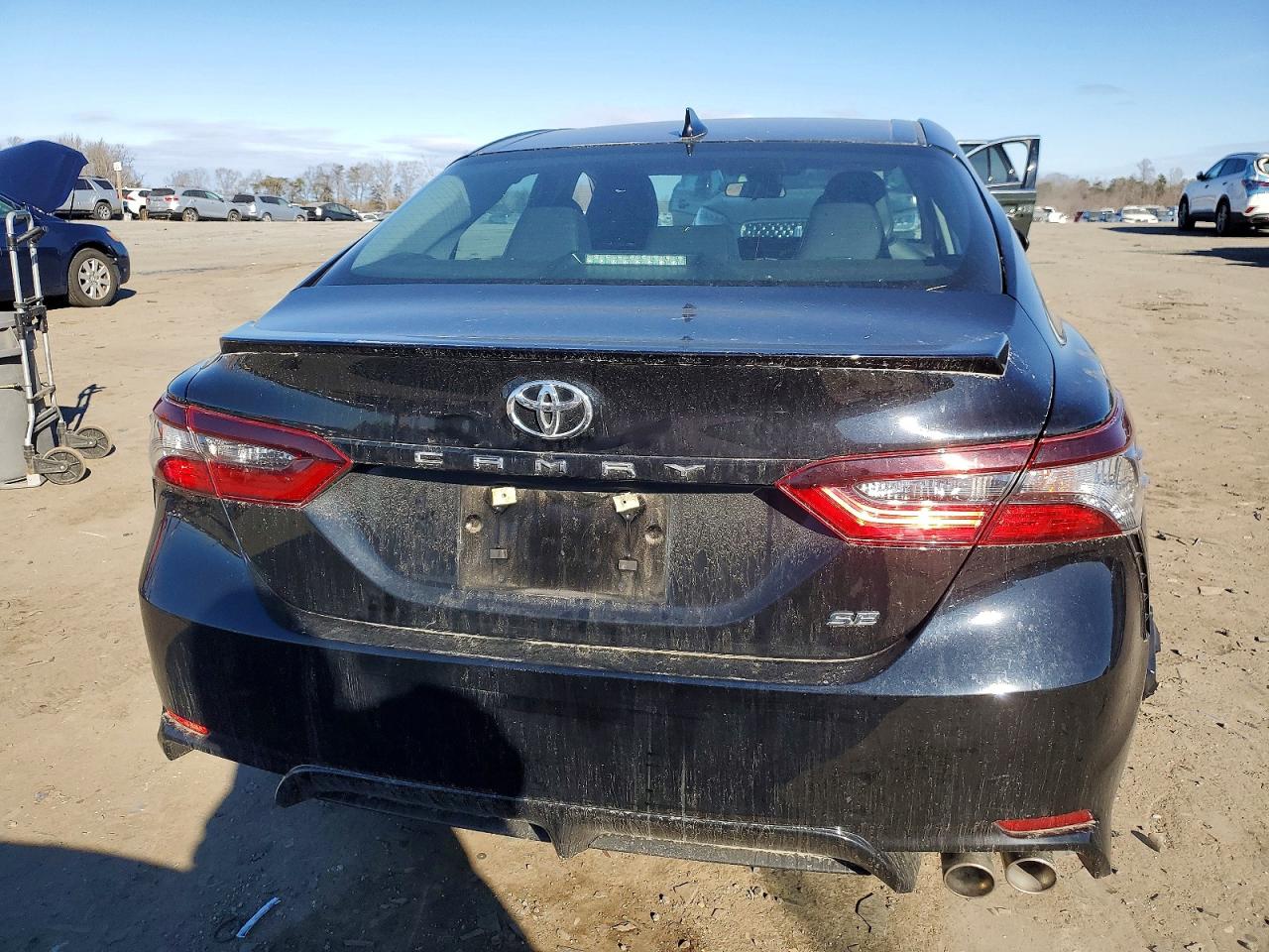 2024 TOYOTA CAMRY SE NIGHT SHADE photo 6