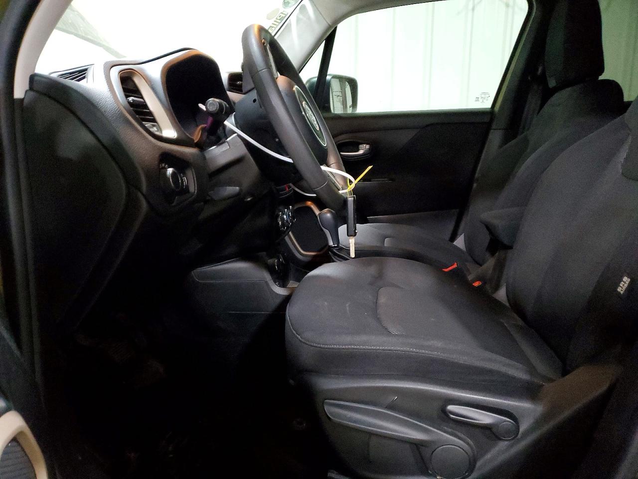 2015 JEEP RENEGADE SPORT photo 7