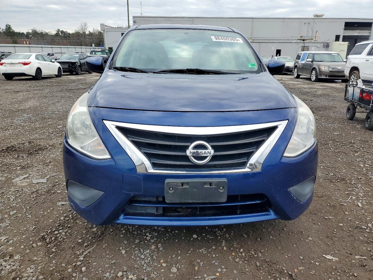 2019 NISSAN VERSA S photo 5