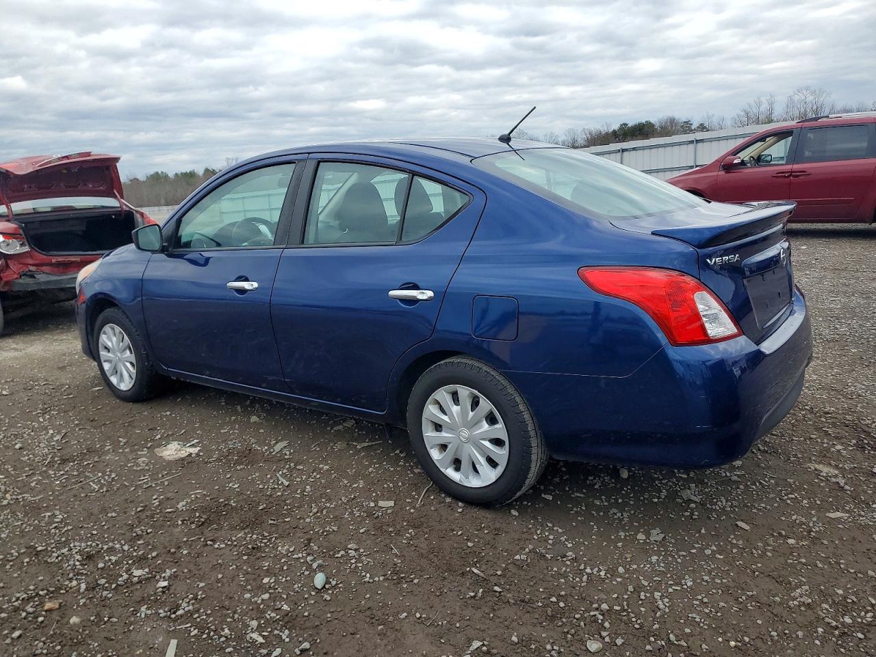 2019 NISSAN VERSA S photo 2