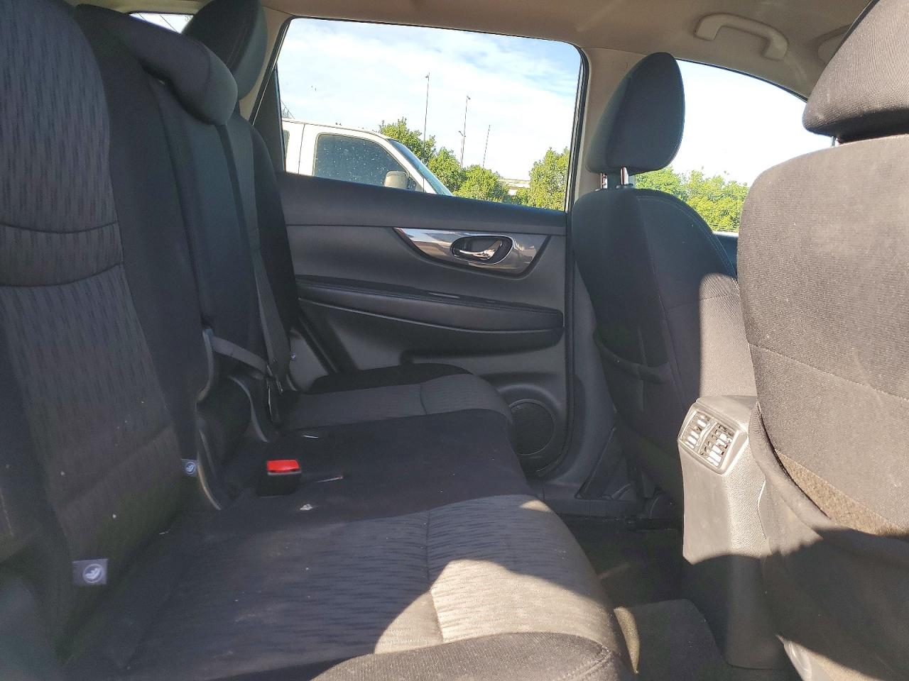 2018 NISSAN ROGUE S photo 11