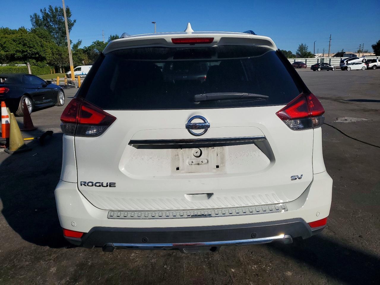 2018 NISSAN ROGUE S photo 6