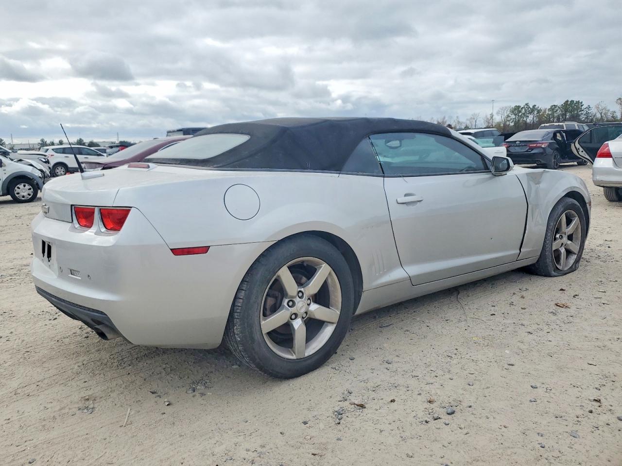 2011 CHEVROLET CAMARO LT photo 3