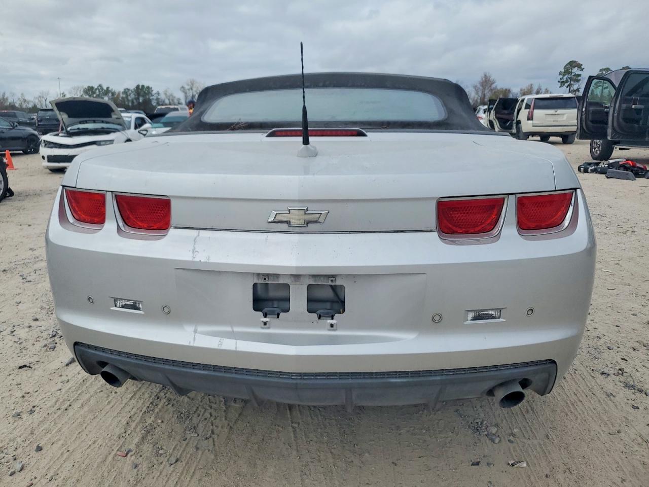 2011 CHEVROLET CAMARO LT photo 6