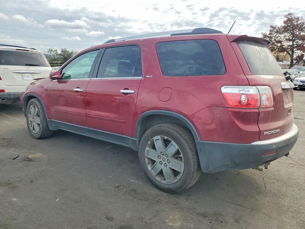 2010 GMC ACADIA SLT-2 photo 2