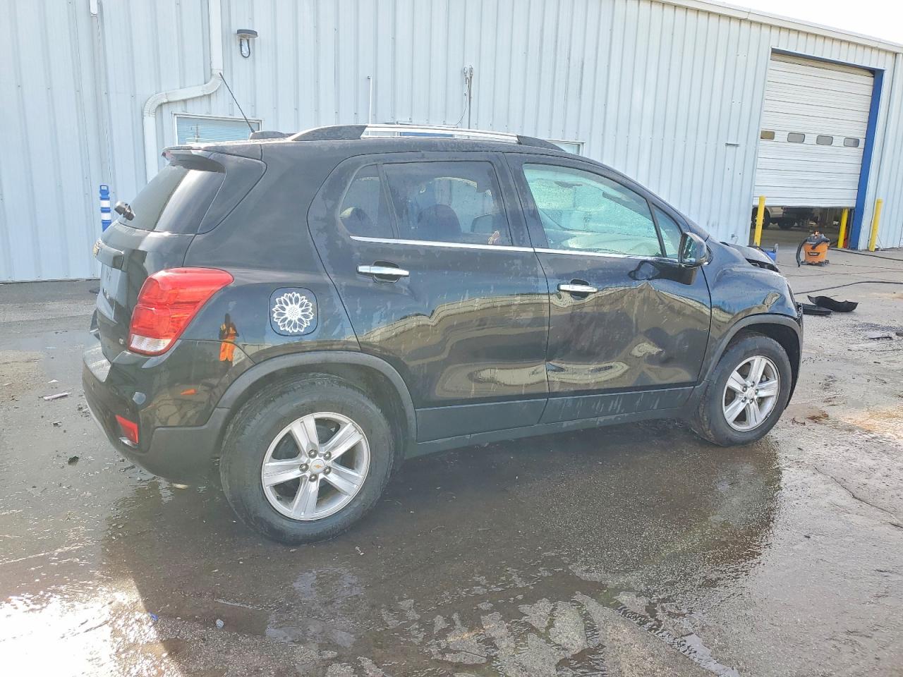 2020 CHEVROLET TRAX 1LT photo 3