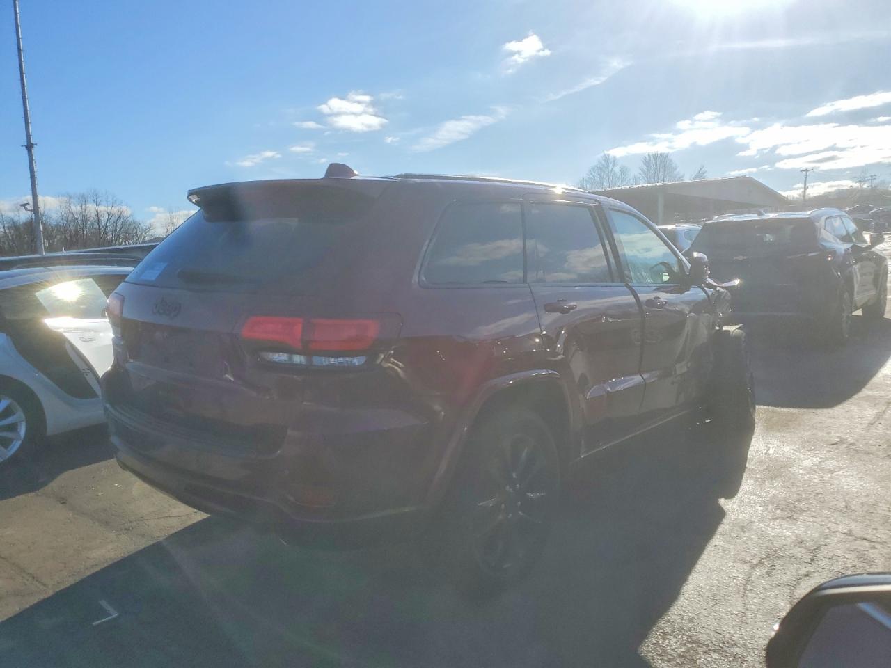 2019 JEEP GRAND CHEROKEE LAREDO photo 3