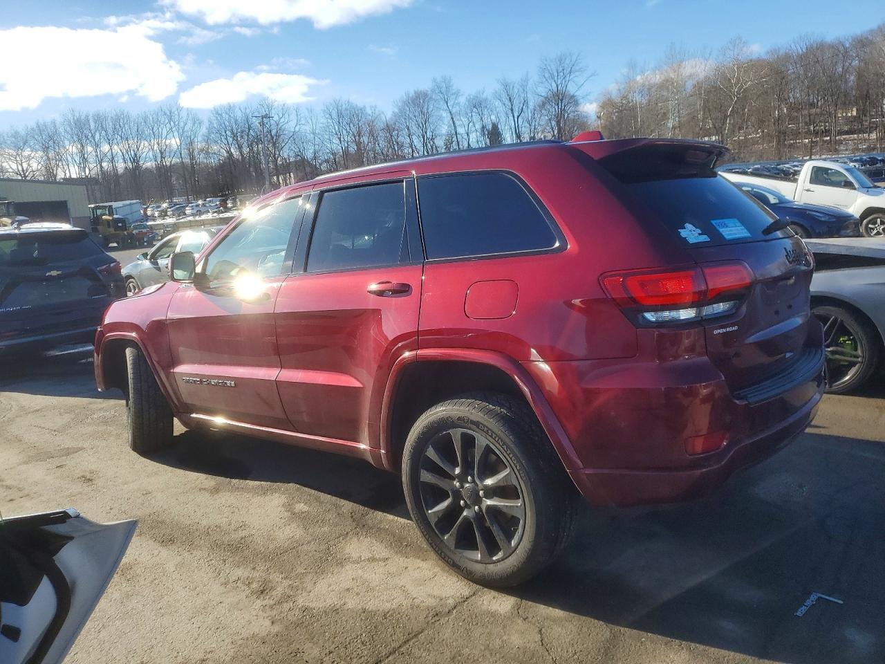 2019 JEEP GRAND CHEROKEE LAREDO photo 2