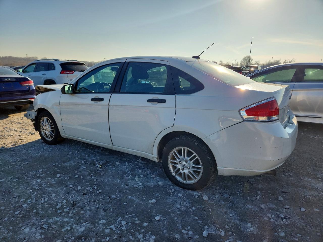 2009 FORD FOCUS SE photo 2