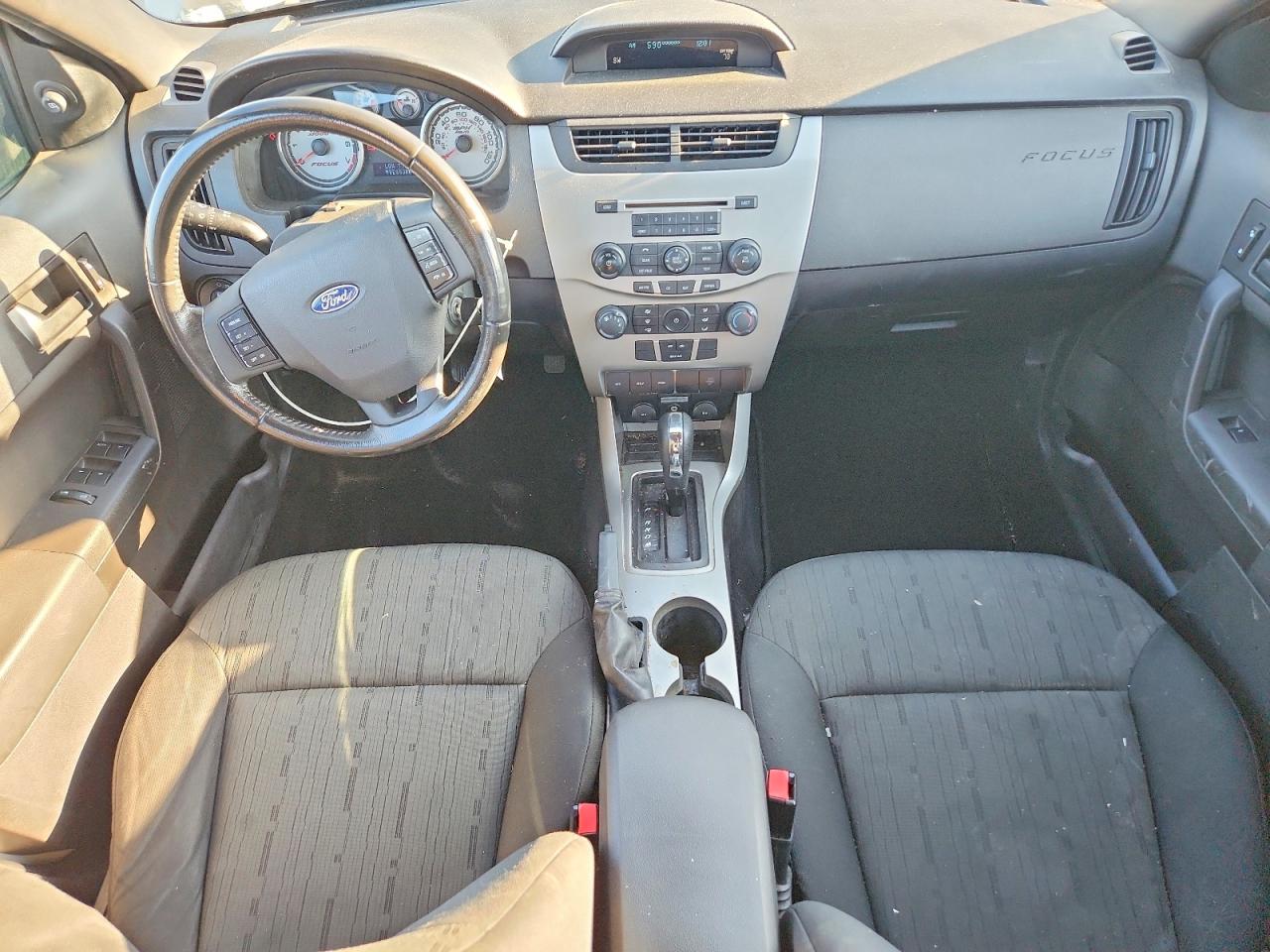 2009 FORD FOCUS SE photo 8