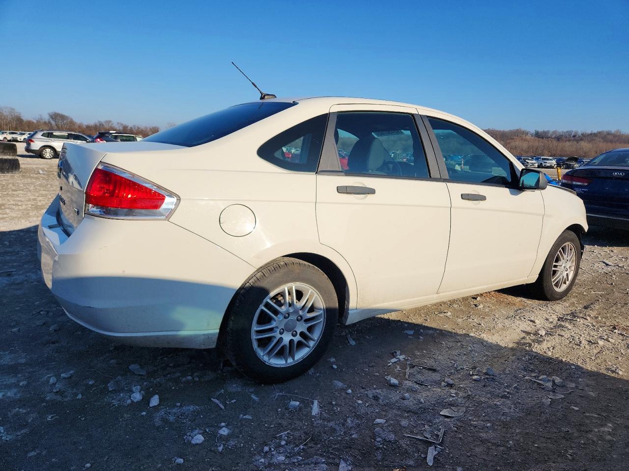 2009 FORD FOCUS SE photo 3