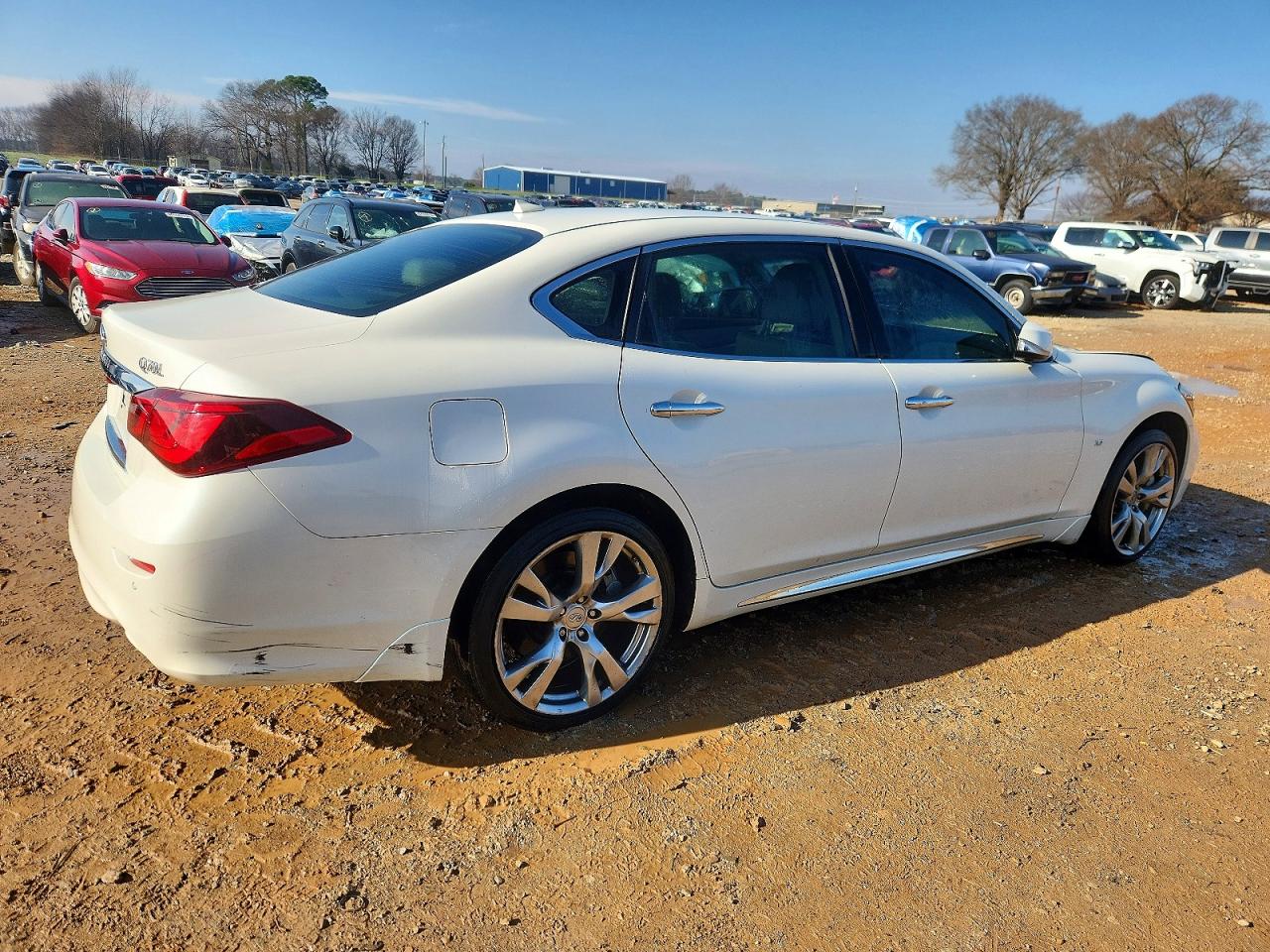 2018 INFINITI Q70L 3.7 LUXE photo 3