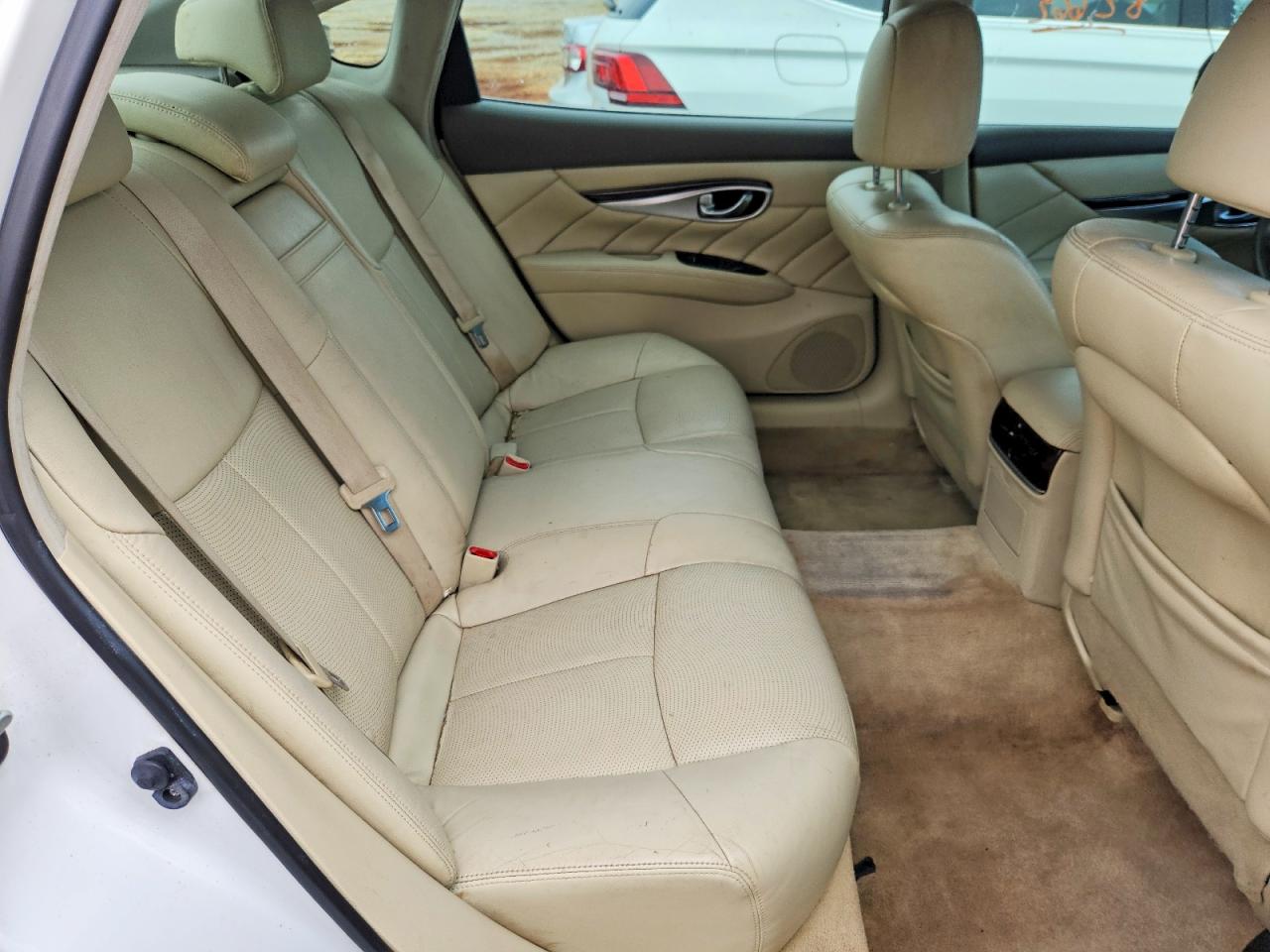 2018 INFINITI Q70L 3.7 LUXE photo 10