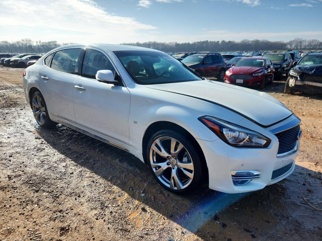 2018 INFINITI Q70L 3.7 LUXE photo 4