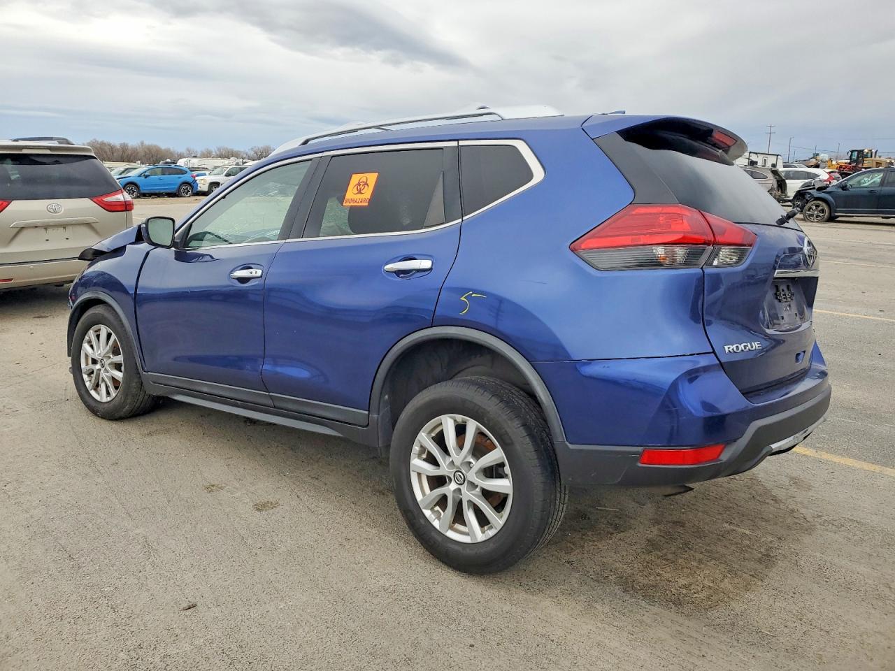 2017 NISSAN ROGUE S photo 2
